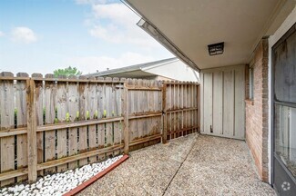 Building Photo - 1529 Wirt Rd
