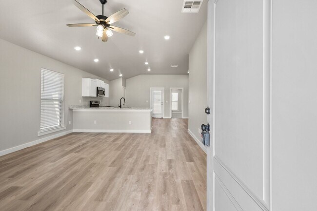 Foto del edificio - Bell Farms Home Available August
