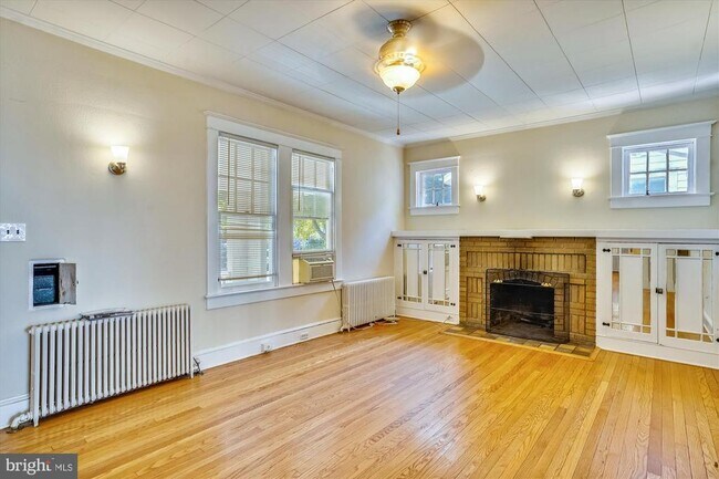 Building Photo - 804 N Danville St
