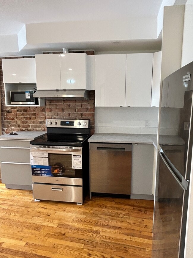 Building Photo - 4277 Rue Saint-Jacques