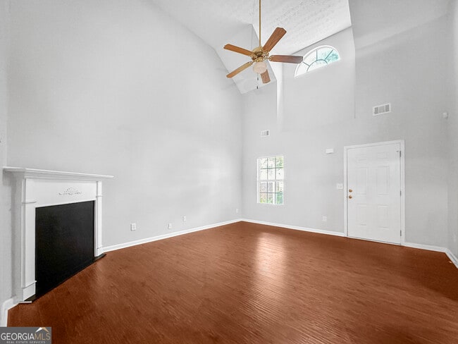 Building Photo - 112 Tyler Way