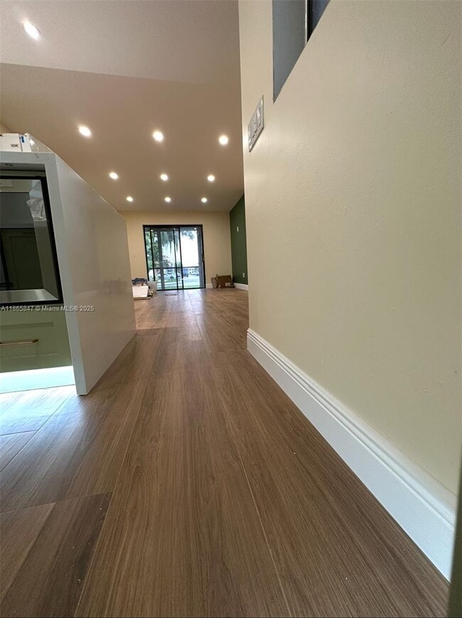 Building Photo - 9800 Hammocks Blvd