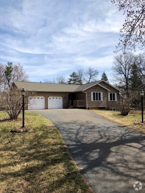 Building Photo - 11947 Scenic River Dr S