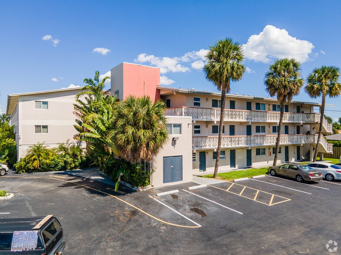 La Belle Harbor Apartments in Fort Lauderdale, FL