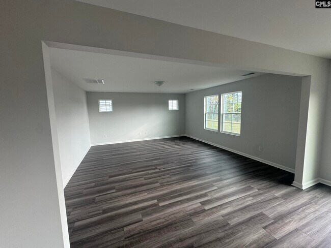 Foto del edificio - 3027 Hallsdale Dr