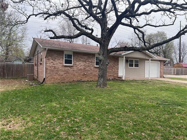 Building Photo - 1301 White Rd