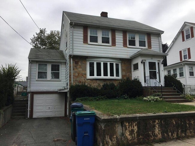 Building Photo - 37 Underwood St