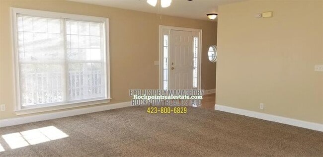 Building Photo - 911 Fuller Glen Cir