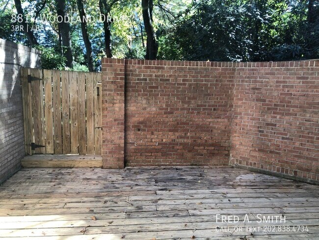 Building Photo - 8814 Woodland Dr
