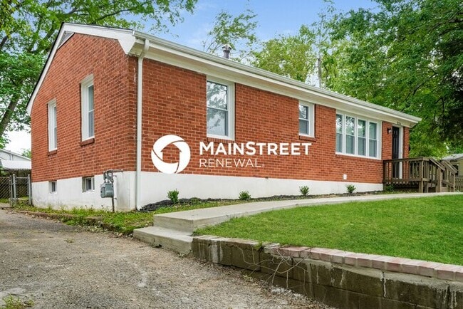 Building Photo - 3 Bedroom Pet-Friendly Home in Louisville, KY with Main Street Renewal