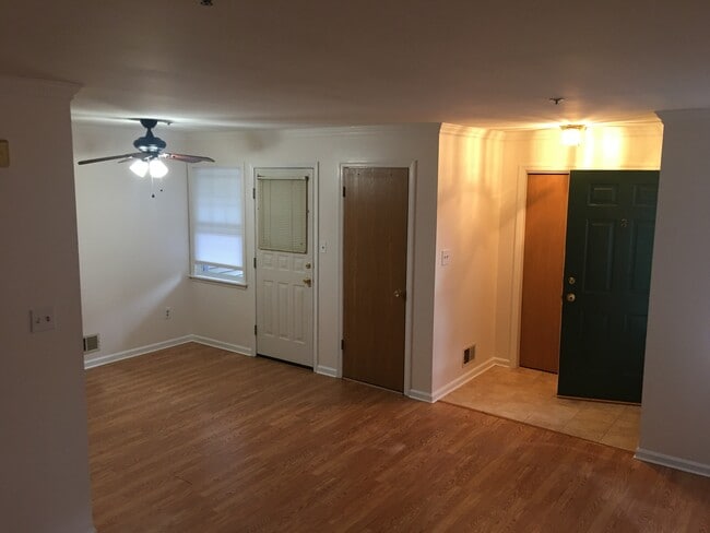 Lving/Dining - 73 Elderberry Ct