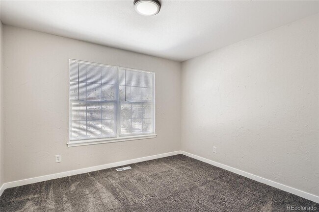 Foto del edificio - 9423 W Ontario Dr