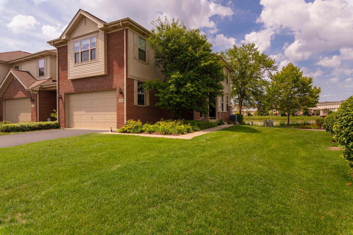 2763 Blakely Ln, Naperville, IL 60540 Townhome Rentals in Naperville