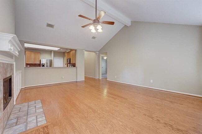 Building Photo - 1710 MacKenzie Ln