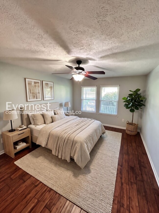 Building Photo - 110 Beechbrook Ct