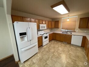 Building Photo - 1240 Peony Dr