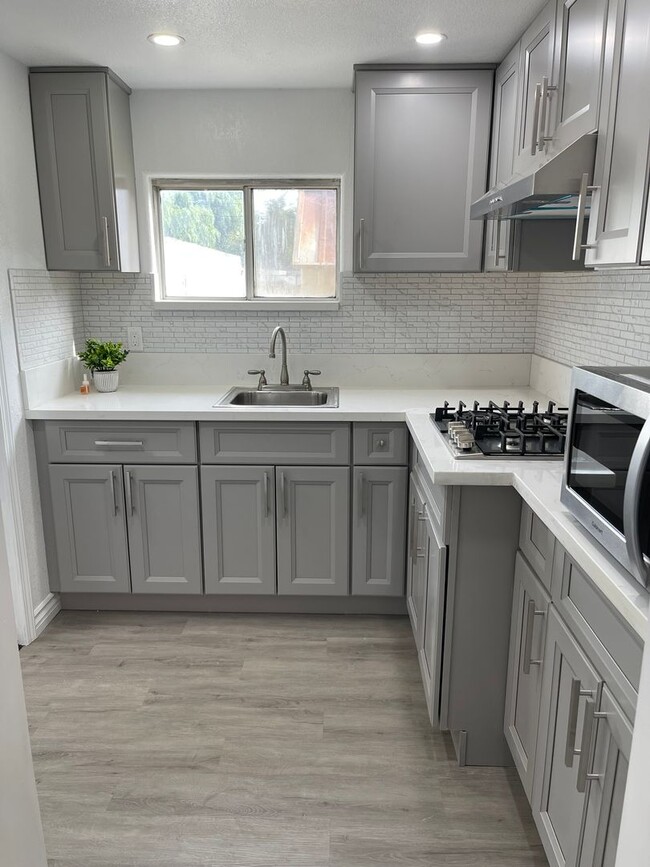 Photo - Cozy 1 Bed, 1 Bath Studio - ALL UTILITIES INCLUDED House