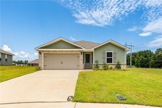 Building Photo - 2613 Windmere Dr E