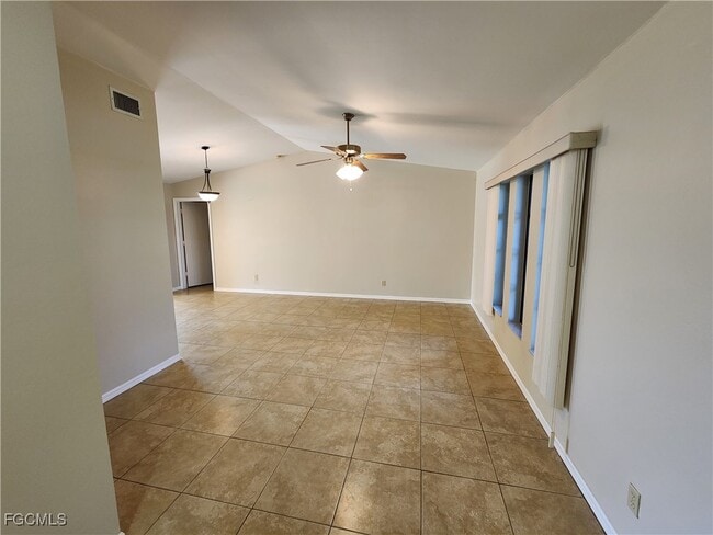 Foto del edificio - 2213 SE 8th Pl