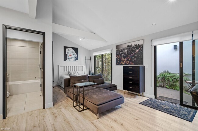 Foto del edificio - Studio, 1 bath Condo - 483 Washington Boul...