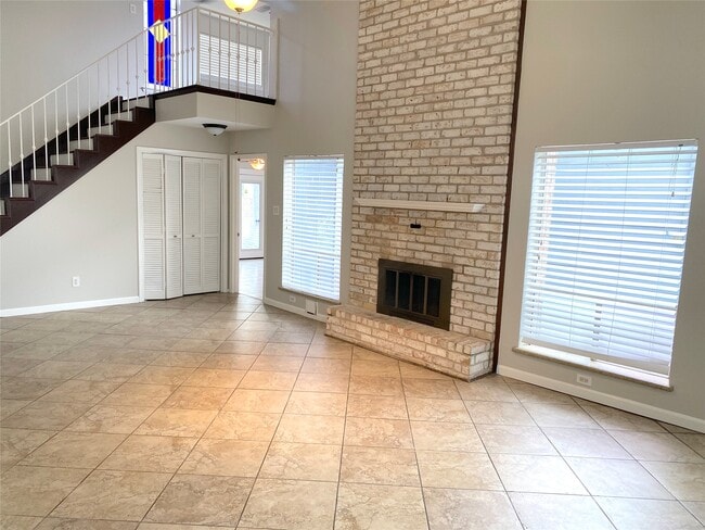 Foto del edificio - 14934 Elmont Dr
