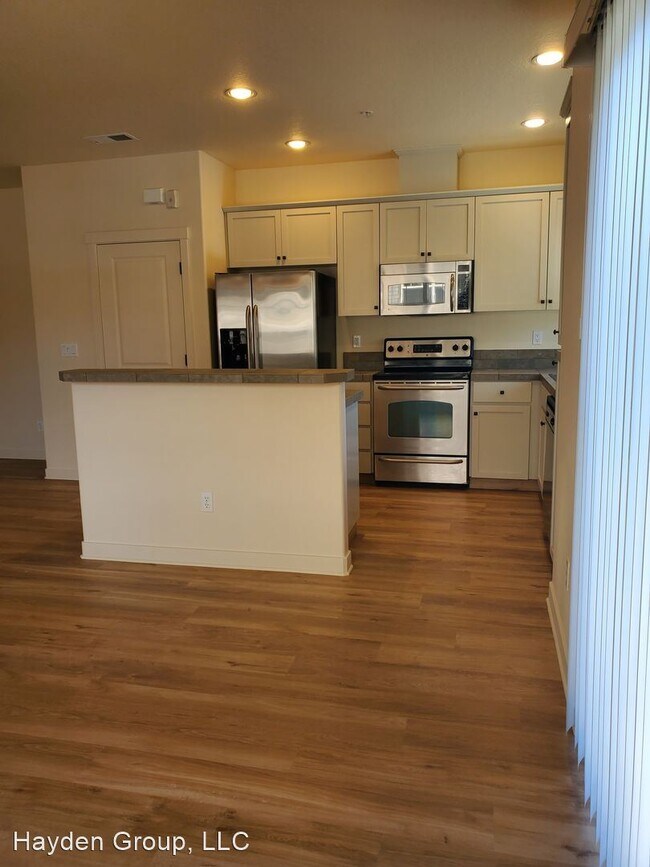 Foto del edificio - 2 br, 2.5 bath House - 610 NW Adwick Dr