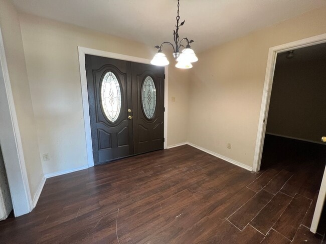 Building Photo - BIG HOME IN GARDEN VALLEY AREA OF SHREVEPORT