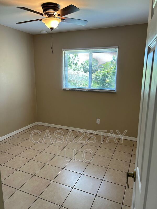 Foto del edificio - 2408 Churchill Ave N