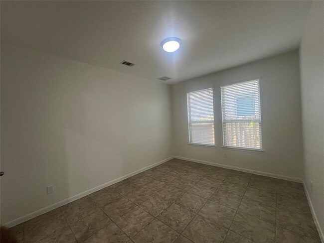 Building Photo - 6030 Clymer Mdw