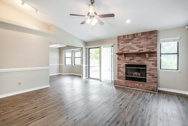 Building Photo - 2232 Alderney Ct