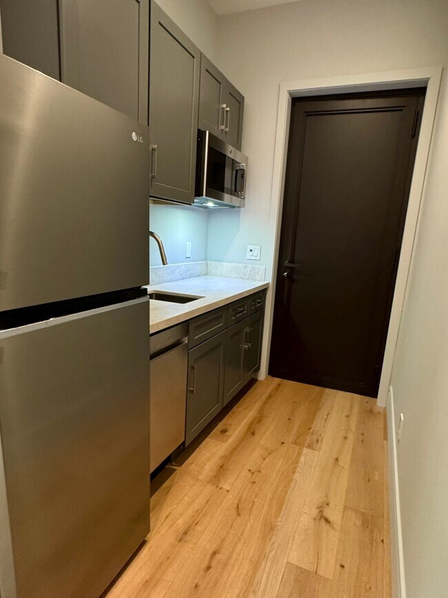 Foto del edificio - 1379 Cordelia Ave