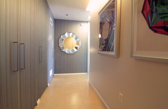 Foto del edificio - SHOWINGS AVAILABLE NOW