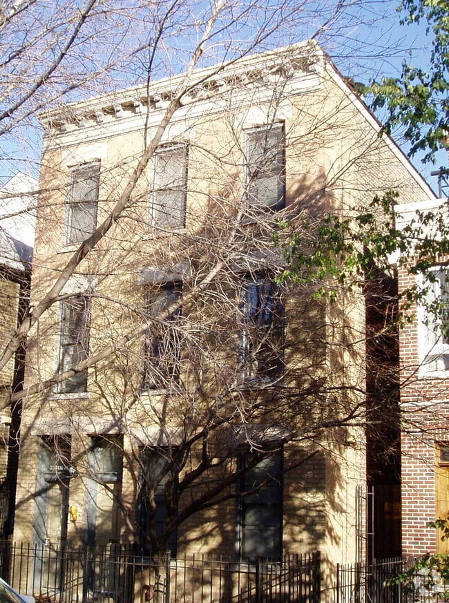 Building Photo - 2341 N Janssen Ave