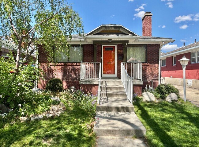 Building Photo - 631 Downington Ave S