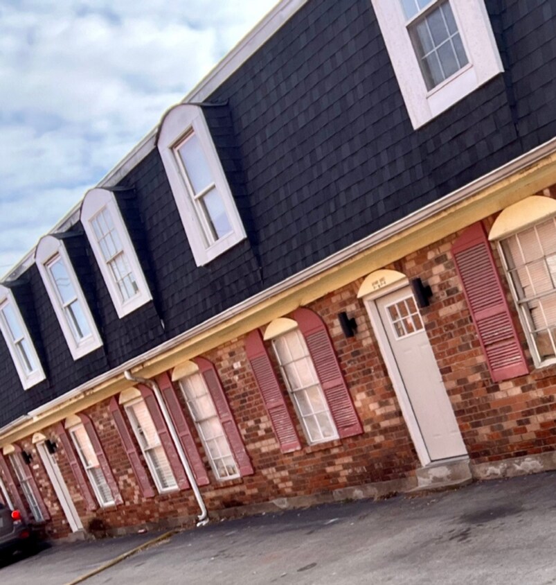 Foto principal - New Cut Rd. Affordable 1 bed/1 bath apartm...