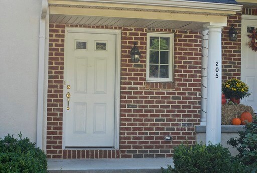 Building Photo - 205 Bethel Dr