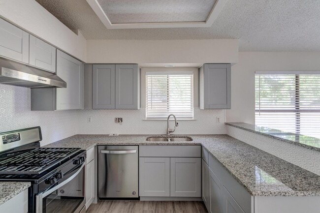 Building Photo - 3401 Larkspur Way