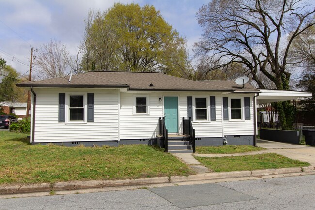 Foto del edificio - Newly renovated home in Burlington NC