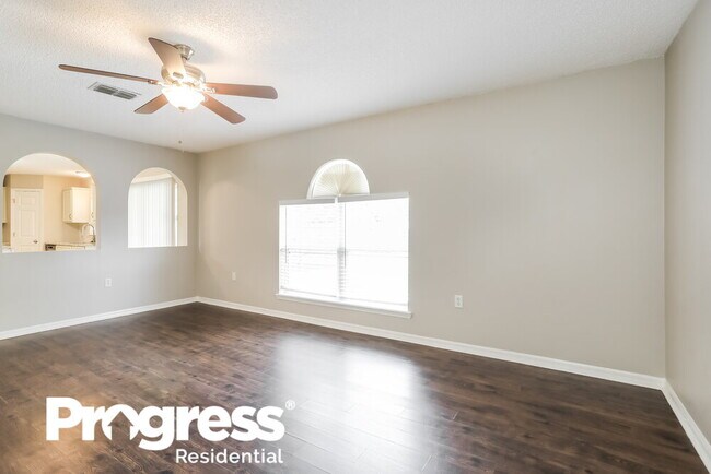Building Photo - 2859 Southampton Dr