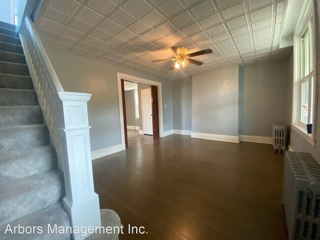 Foto del edificio - 4 br, 2 bath House - 420 Gilmore Ave