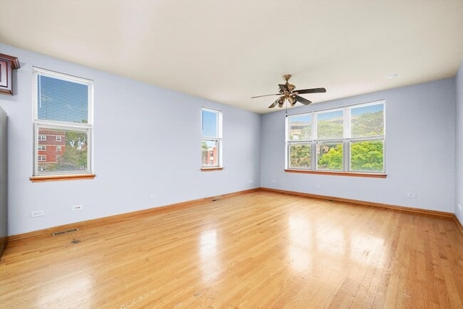 Building Photo - 6220 S Kenwood Ave