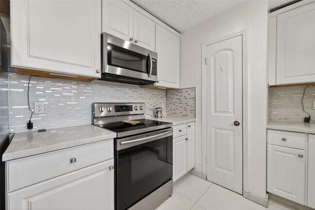 Foto del edificio - 7226 Skybright Ln