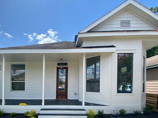 Building Photo - 2510 Nagle St