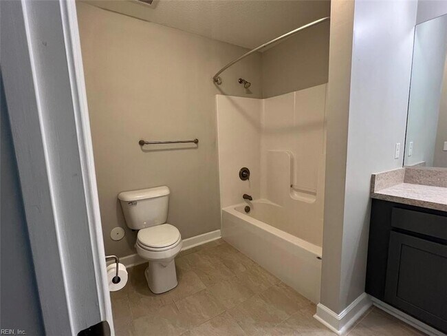 Foto del edificio - 1016 Thoroughgood Wy