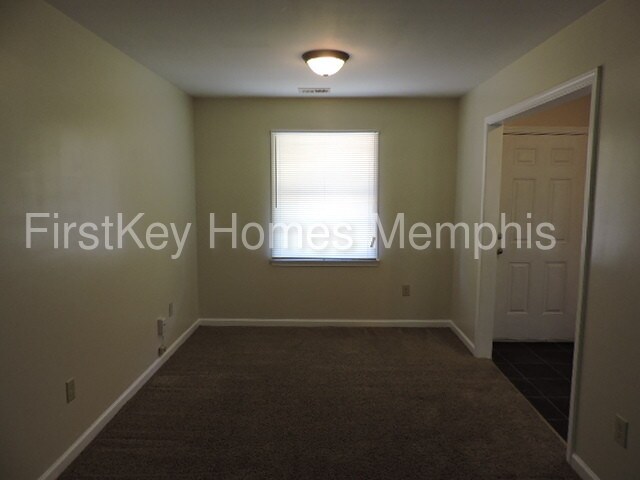 Building Photo - 3161 Beauchamp Dr