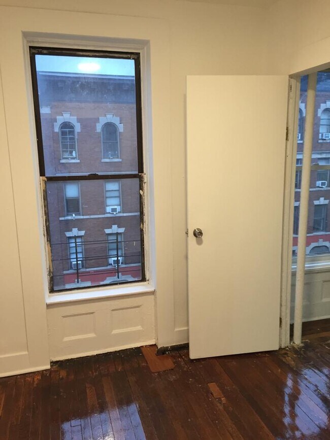 small bedroom next to larger bedroom - 546 46th St