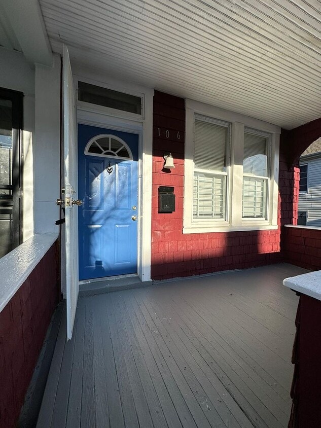 Primary Photo - 106 S Monastery Ave