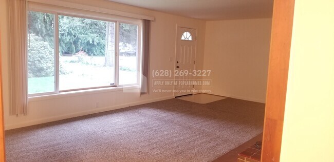 Building Photo - 2760 Wayside Ln