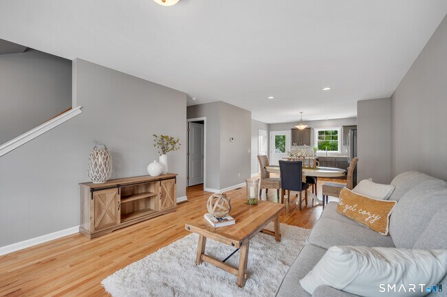 Foto del edificio - 88 Woodhouse Ave