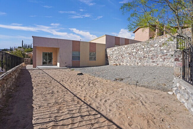 Foto del edificio - 408 Irondale Dr